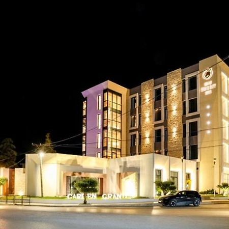 Grand White City Hotel بيرات المظهر الخارجي الصورة