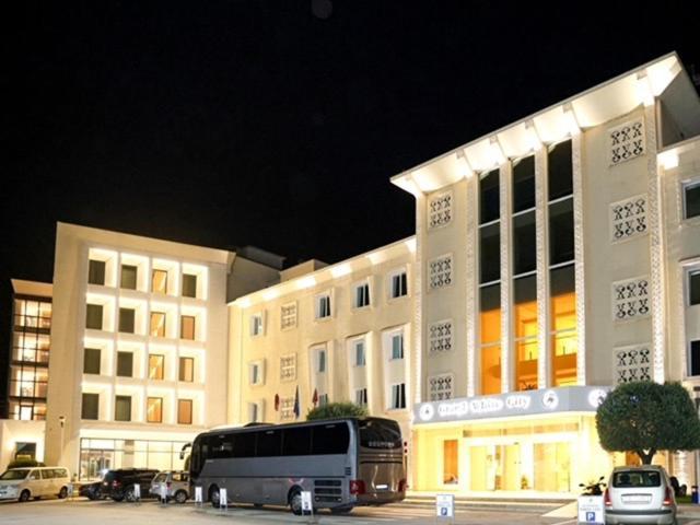 Grand White City Hotel بيرات المظهر الخارجي الصورة