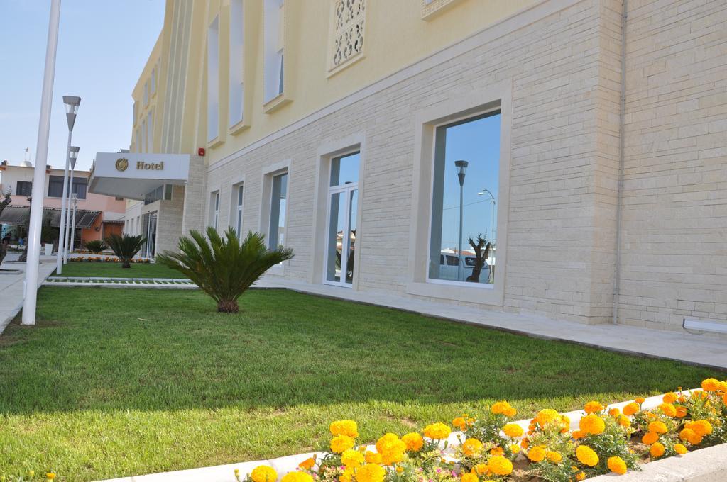 Grand White City Hotel بيرات المظهر الخارجي الصورة