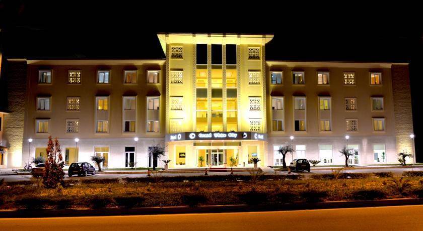 Grand White City Hotel بيرات المظهر الخارجي الصورة